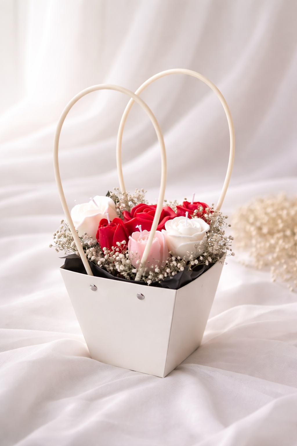 Rose bouquet candle